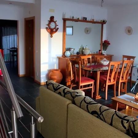 Holiday home Jdlourenco House